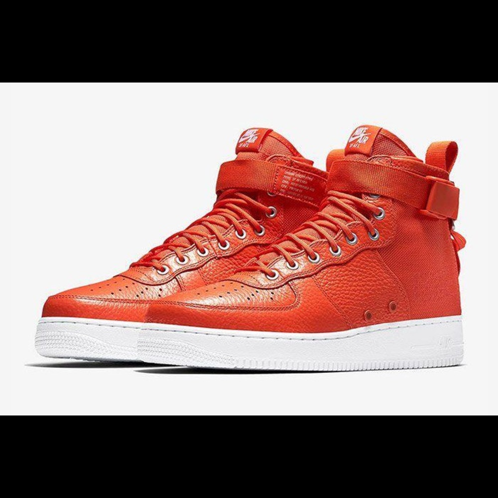 Nike SF Airforce 1 Mid shoes